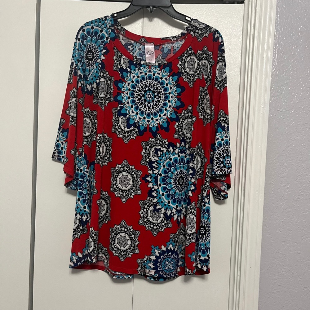Pink Coconut Boutique Red Mandala Medallion‎ 3/4 Sleeve Tunic Top Womens Medium